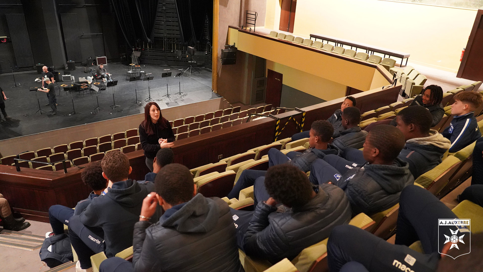 Nos jeunes en visite au Théâtre