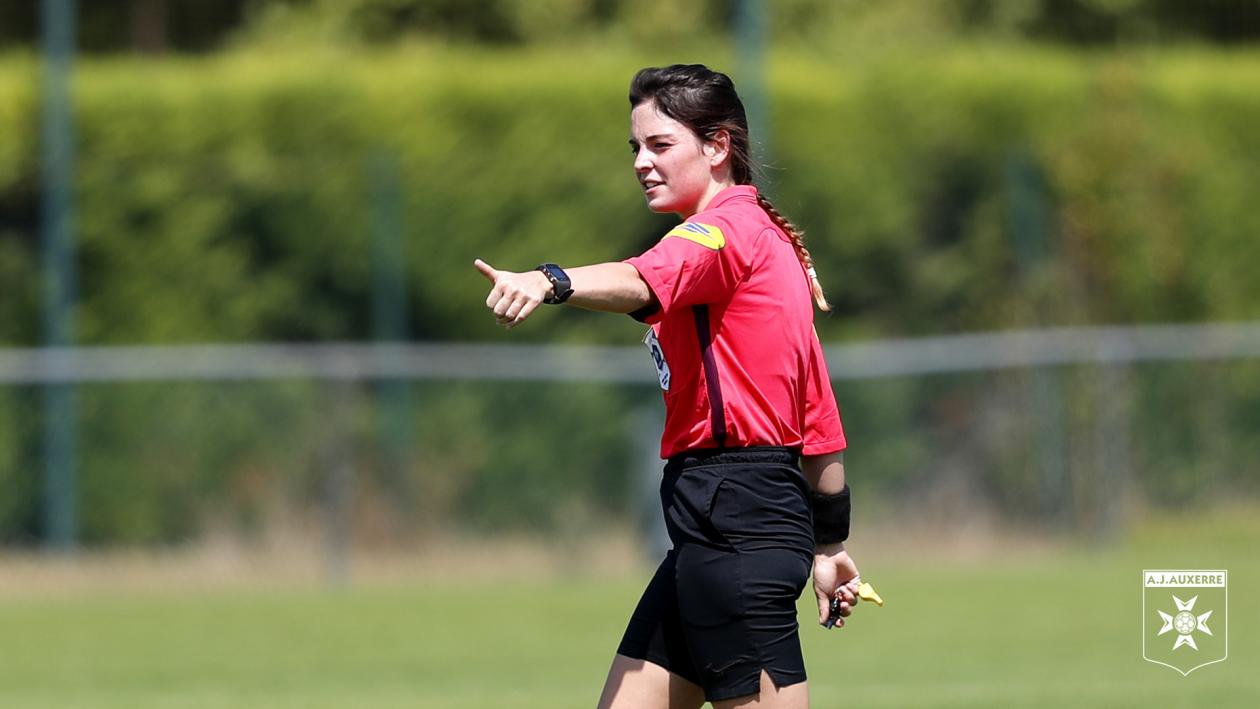 Devenez arbitre de football pour l’AJA