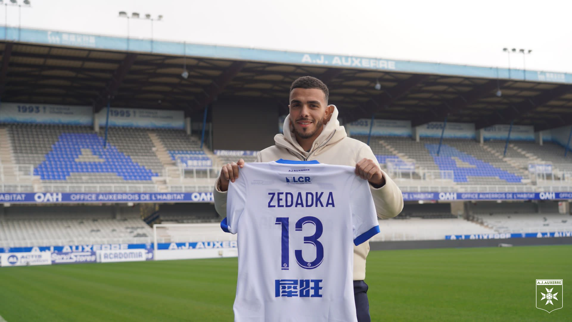 Akim Zedadka rejoint l’AJA !