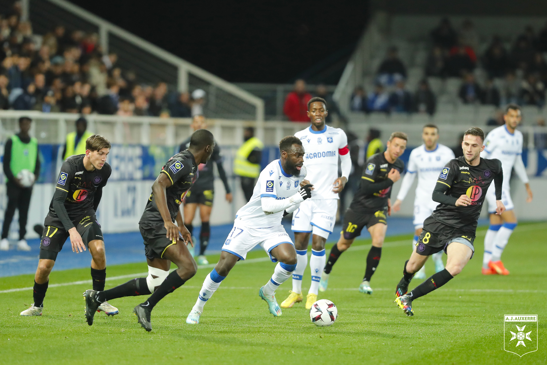 L'AJA chute face à Toulouse