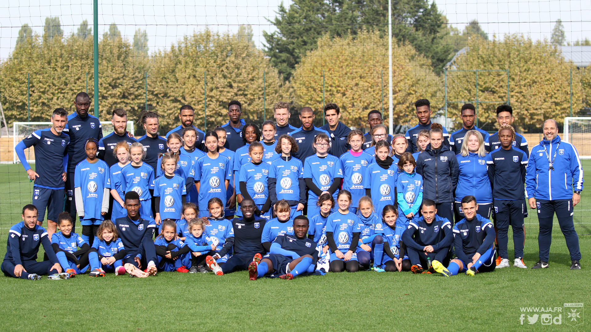 Trente jeunes footballeuses en stage