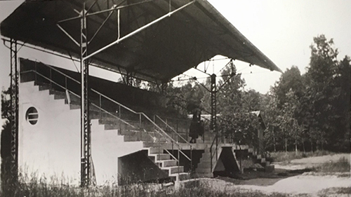 Photo stade en 1980