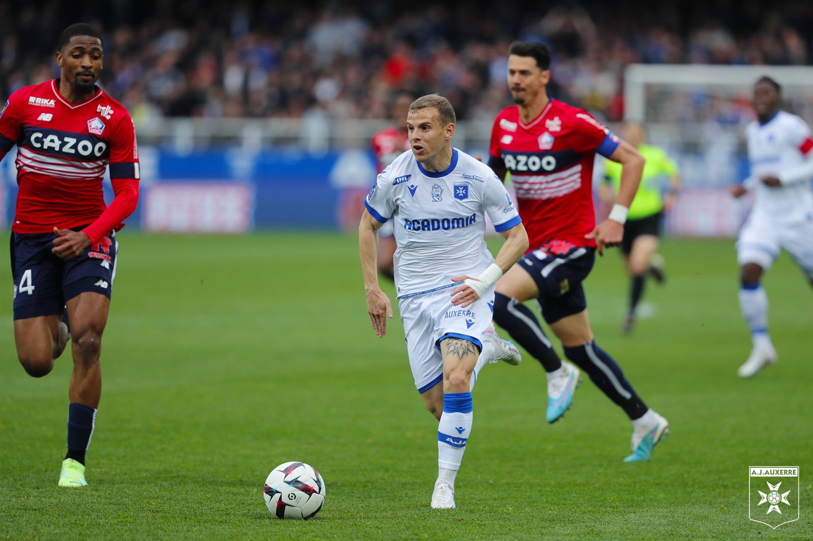 L'AJA tient tête à Lille et poursuit sa belle série