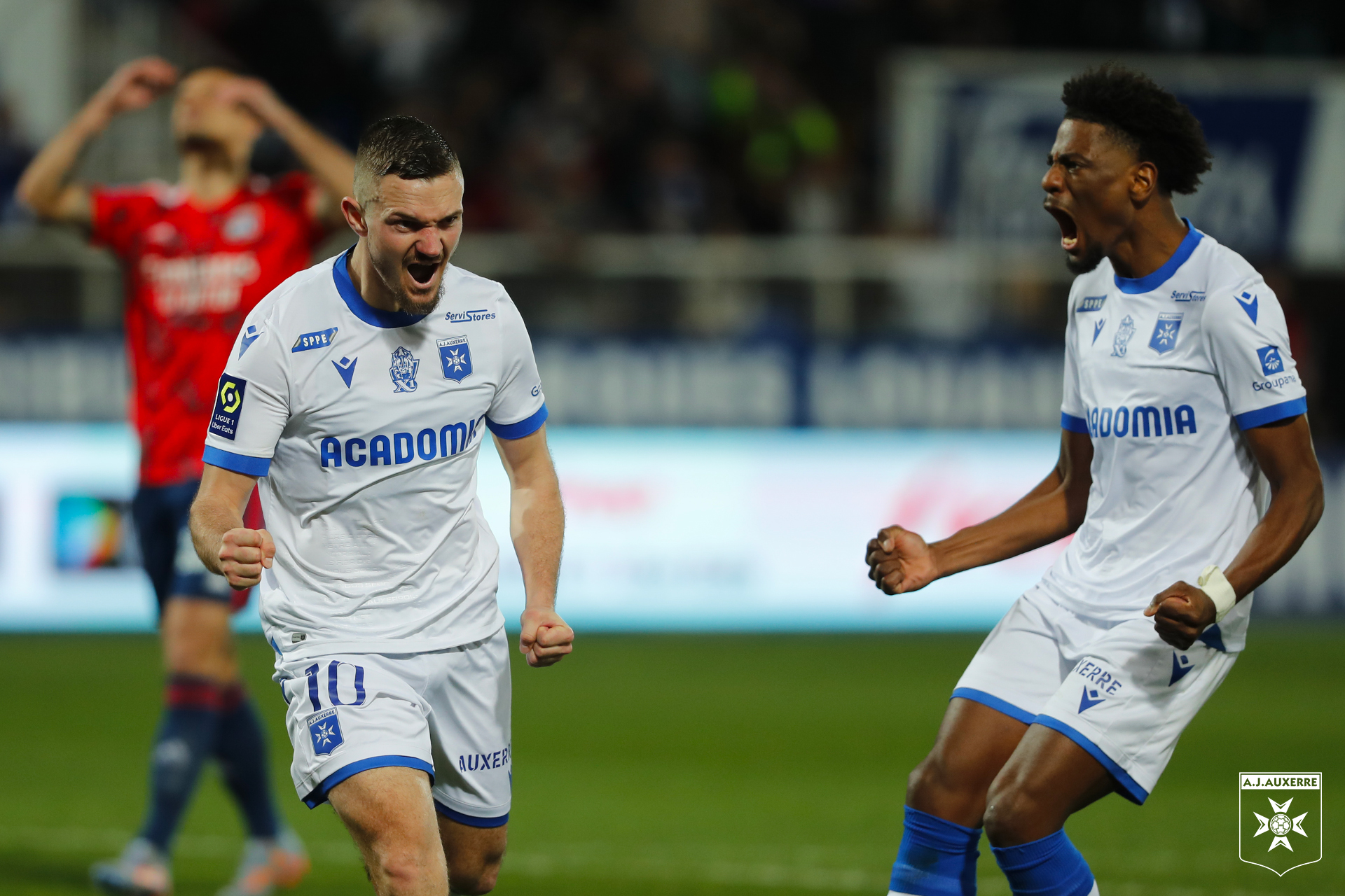 L'AJA retrouve la victoire après un match de folie !